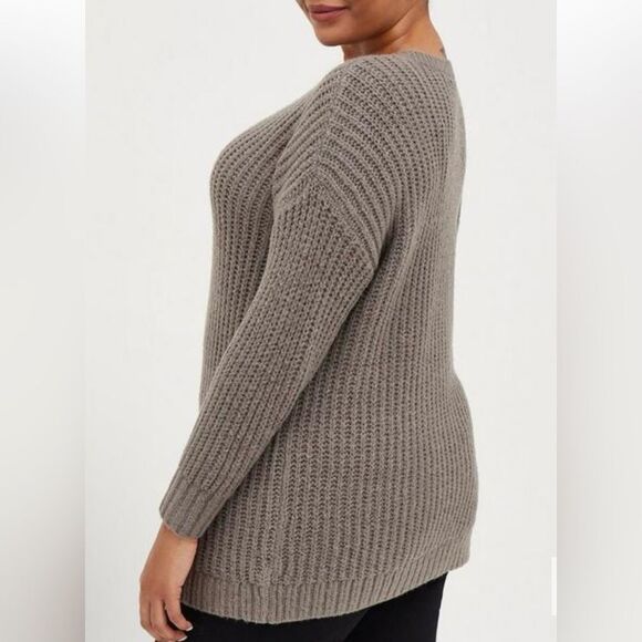 Chunky Graphic Sweater - Picture 7 of 11